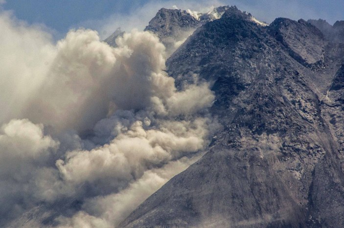 Merapi yanardağında hareketlilik sürüyor #2