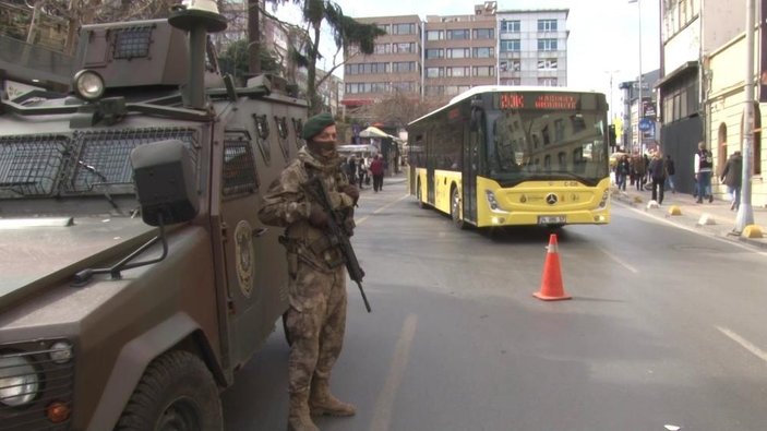 Kadıköy'de helikopter destekli 'Türkiye Güven Huzur' uygulaması