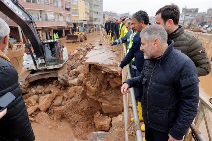 Hazine ve Maliye Bakanı Nebati, selden etkilenen Şanlıurfa'da incelemelerde bulundu