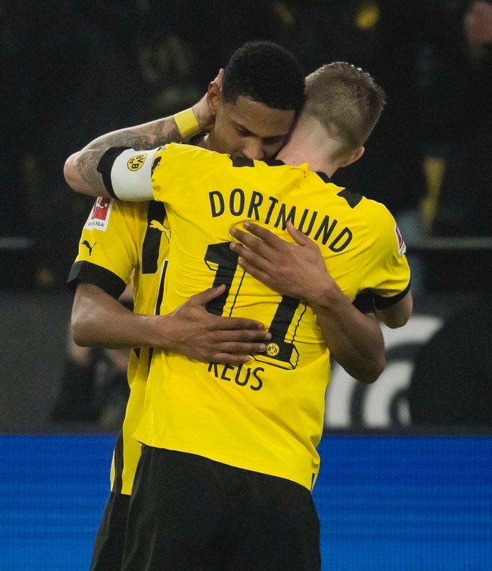Borussia Dortmund'dan konuk ettiği Köln'e yarım düzüne gol