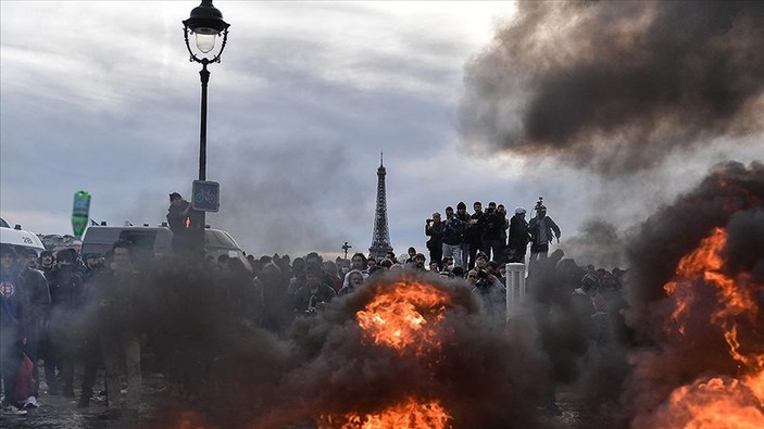 Hükümetin emeklilik reformunu geri çekmesini isteyen binlerce kişi Fransa'yı yangın yerine çevirdi