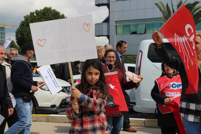 Millet İttifakı'nın adayı Kemal Kılıçdaroğlu İzmir'de coşkuyla karşılandı