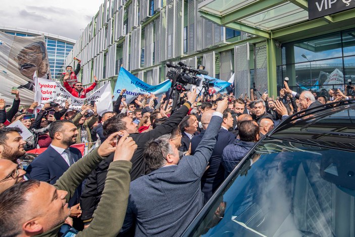 Millet İttifakı'nın adayı Kemal Kılıçdaroğlu İzmir'de coşkuyla karşılandı