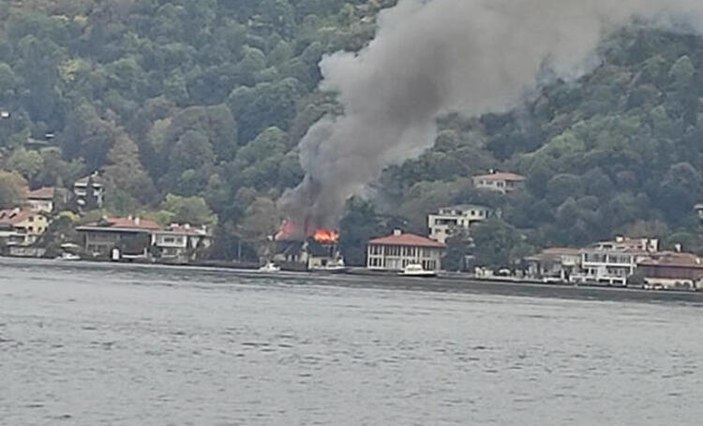 Hilmi Türkmen duyurdu! Vaniköy Camii yakında açılıyor