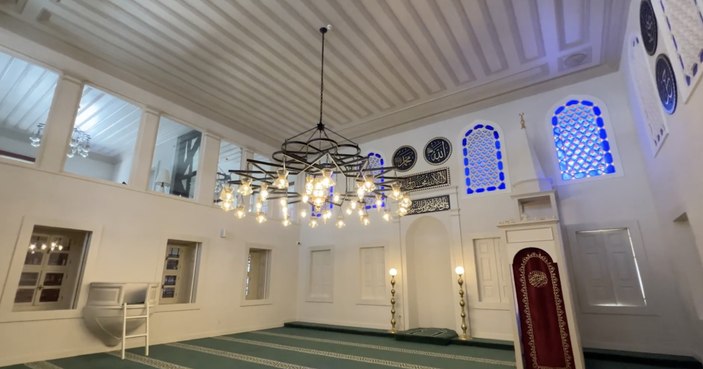 Hilmi Türkmen duyurdu! Vaniköy Camii yakında açılıyor