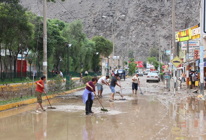 Peru'da Yaku Kasırgası'nın yol açtığı sellerde 65 kişi hayatını kaybetti