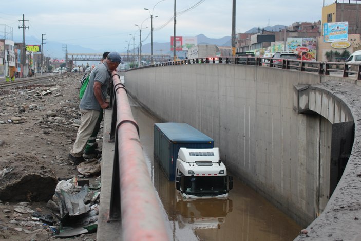 Peru'da Yaku Kasırgası'nın yol açtığı sellerde 65 kişi hayatını kaybetti