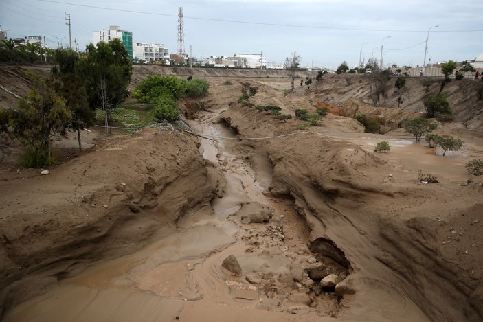 Peru'da Yaku Kasırgası'nın yol açtığı sellerde 65 kişi hayatını kaybetti