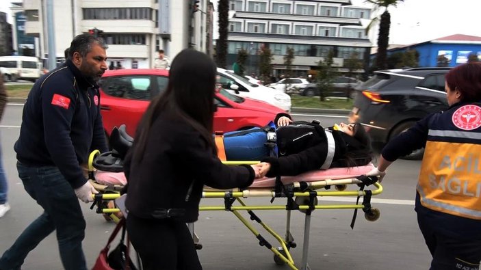 Samsun'da yaya geçidini kullanmayan genç kızlara otomobil çarptı: 2 yaralı