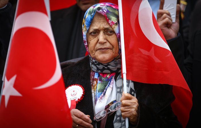 Türkiye Gaziler ve Şehit Aileleri Vakfı üyelerinden CHP'ye HDP ile görüşme tepkisi