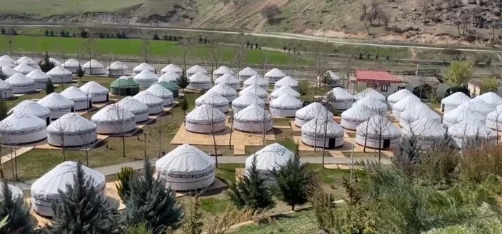 Adıyaman'da üniversite sınavına hazırlanan depremzede öğrenciler için Üsküdar Obası kuruldu