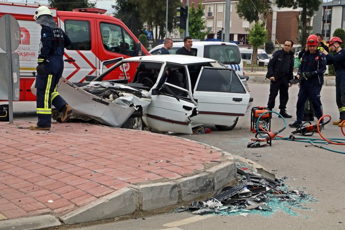 Antalya'da feci kaza! LPG yakıt tankı fırladı