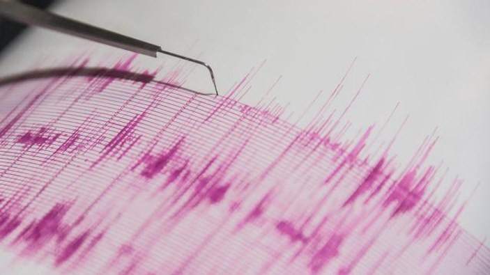 İran'da 5.6 büyüklüğünde deprem meydana geldi