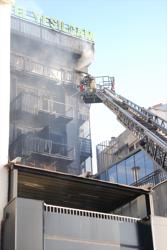 İstanbul Pendik'te 7 katlı otelde yangın çıktı