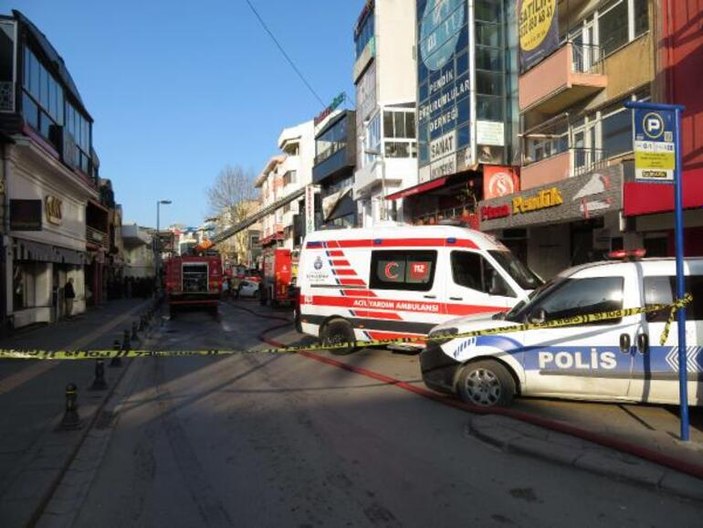 İstanbul Pendik'te 7 katlı otelde yangın çıktı