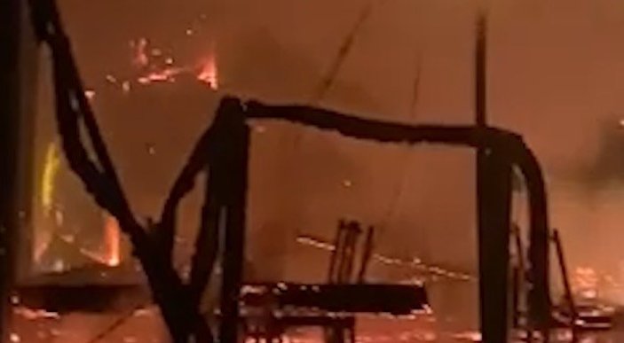 Rize'de lokantada çıkan yangın söndürüldü