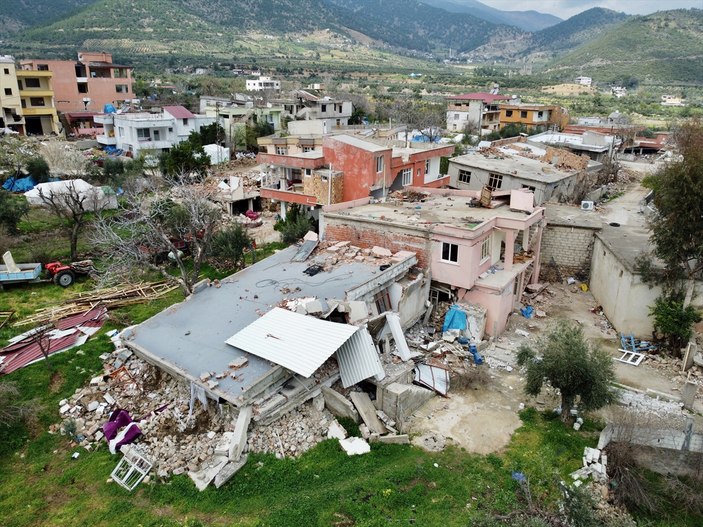 Hatay'da fay hattının geçtiği köyün