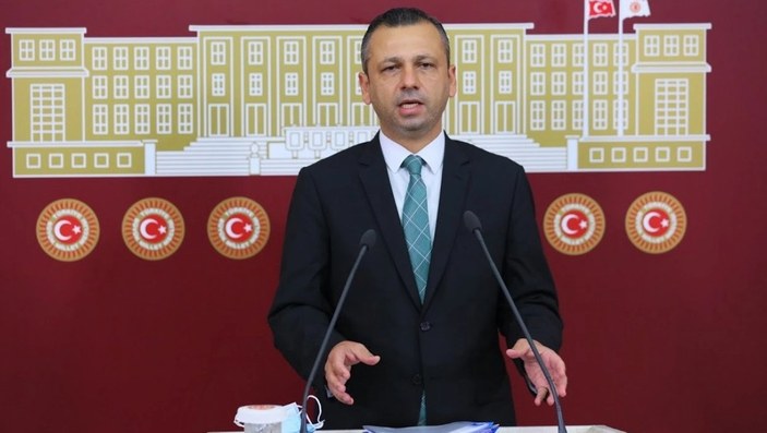 Meclis'te çekiçle telefonunu kıran CHP'li Burak Erbay'a 10 bin liralık dava açıldı