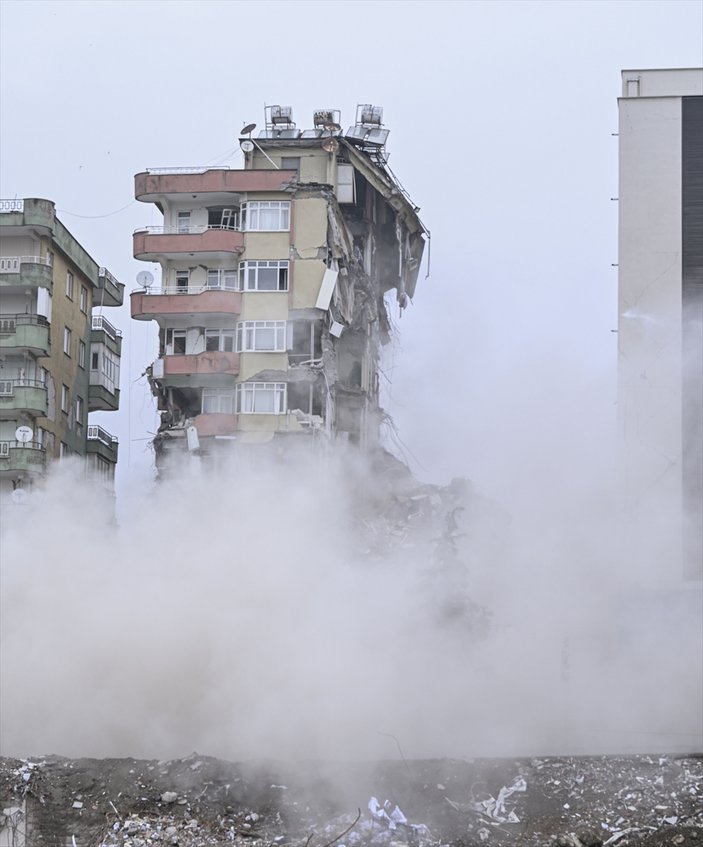 Kahramanmaraş'ta acil yıkılacak 4 bin 503 binadan 2 bin 590'ında çalışmalar tamamlandı