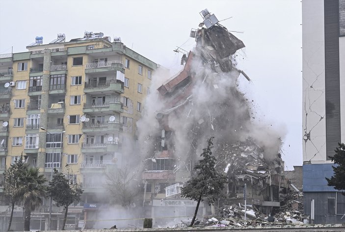 Kahramanmaraş'ta acil yıkılacak 4 bin 503 binadan 2 bin 590'ında çalışmalar tamamlandı