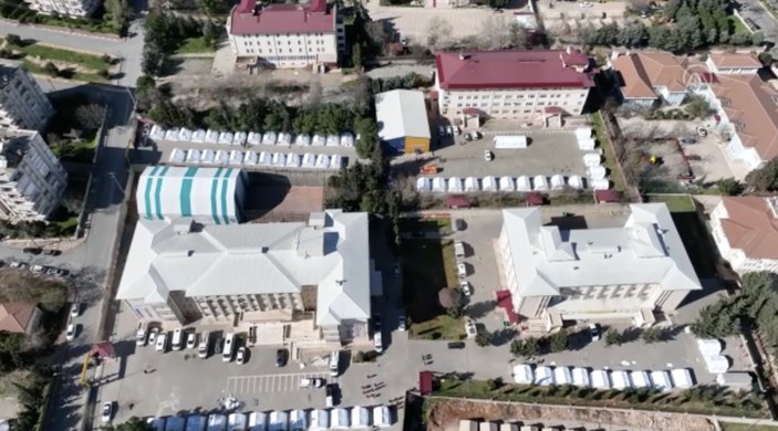 Kahramanmaraş'ta depremzede öğrenciler sınavlara 'çadır kampüsü'nde hazırlanacak