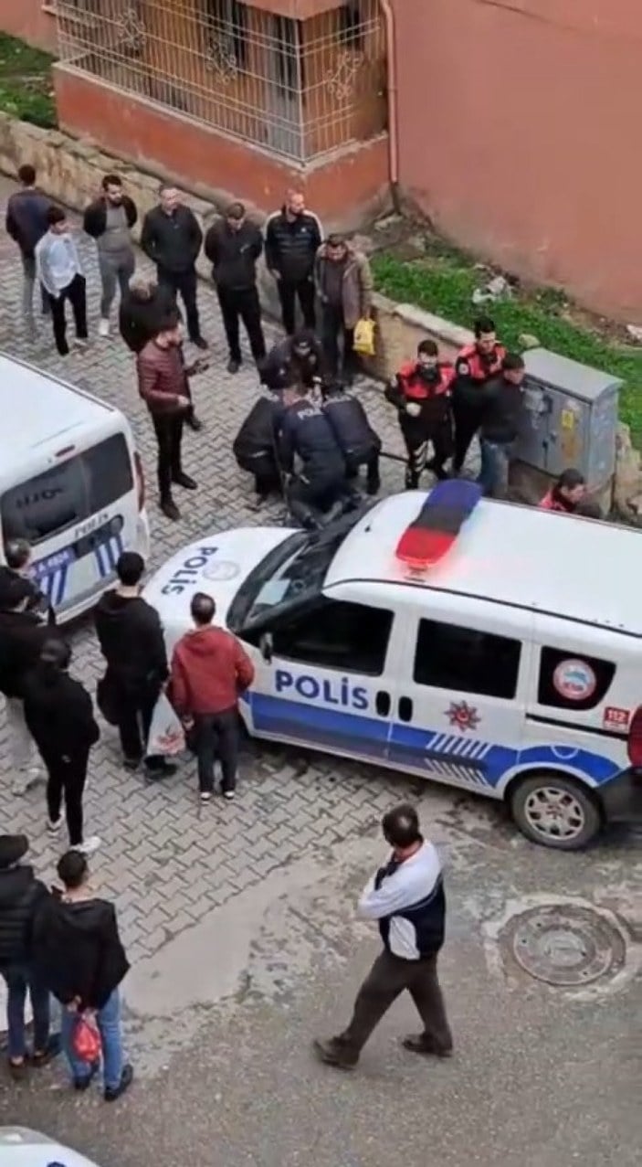 Siirt'te boşaltılan binaya giren 2 hırsızlık şüpheli yakalandı #3
