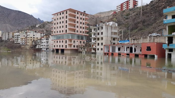 Yusufeli’nde baraj suları terk edilen binalara girdi #5