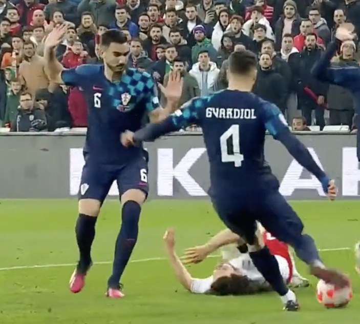 A Milli Takım'ın Hırvatistan karşısında penaltı beklediği pozisyon