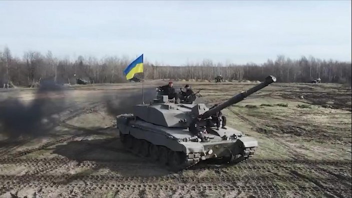 Reznikov, 'Challenger 2' tankıyla sürüş testi yaptı #6