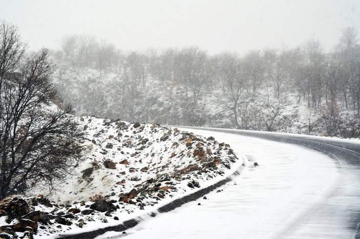 En az yağış alan illerden Aksaray'da kar yağışı sevindirdi #2