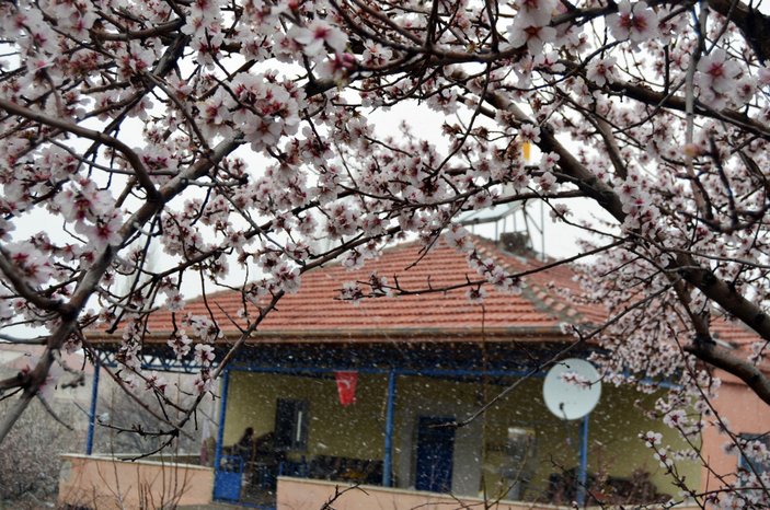 En az yağış alan illerden Aksaray'da kar yağışı sevindirdi #3