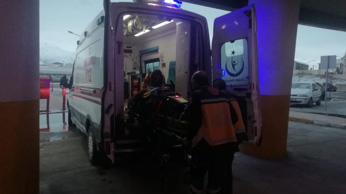 Erzincan'da otobüs devrildi: 2 ölü, 21 yaralı #2