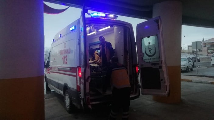 Erzincan'da otobüs devrildi: 2 ölü, 21 yaralı #4