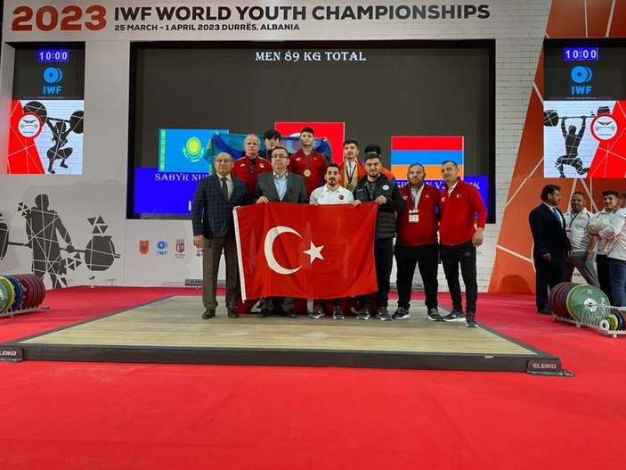 Halterde Kerem Kurnaz, Dünya şampiyonu #1