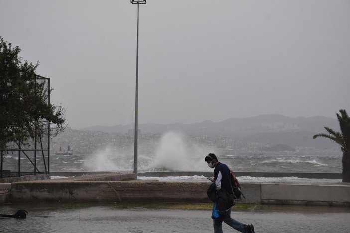 İzmir'de kuvvetli rüzgar ve fırtına uyarısı #2