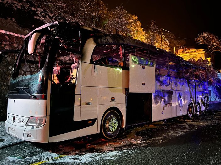 Rize'den Malatya polisleri taşıyan otobüs alev alev yandı
