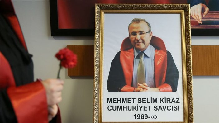 Şehit savcı Mehmet Selim Kiraz için İstanbul Adliyesi'nde anma
