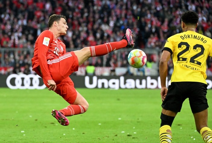 Bayern Münih, Borussia Dortmund'u yenerek yeniden lider oldu