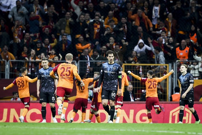 Galatasaray, Adana Demirspor'u iki golle geçti