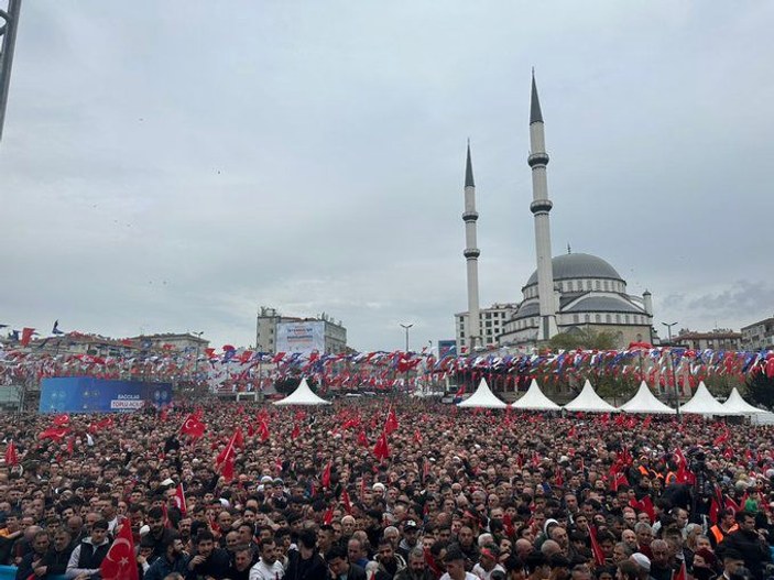 Cumhurbaşkanı Erdoğan'a Bağcılar'da coşkulu karşılama