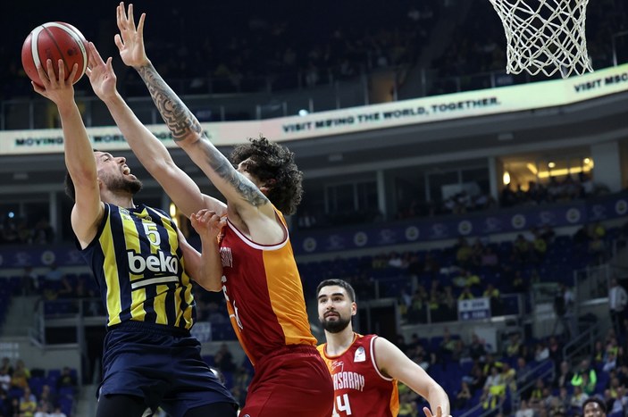 Fenerbahçe basketbol derbisinde Galatasaray'ı farklı yendi