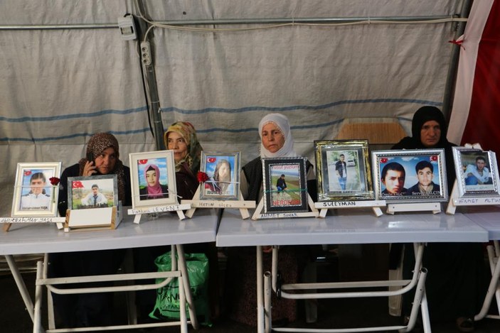Diyarbakır'da ailelerin evlat nöbeti devam ediyor: Sizin hayallerinizi çaldılar