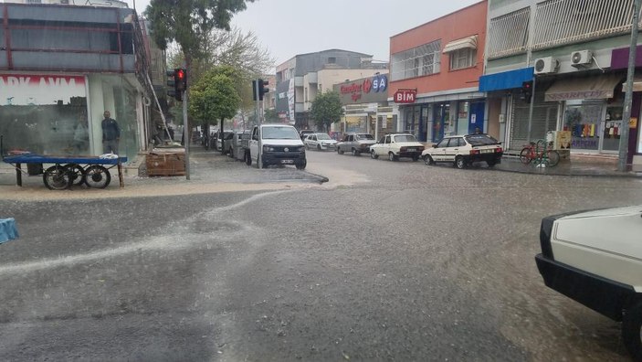 Deprem bölgesinde yağmur başladı! Adana'da şiddetli yağış yaşamı olumsuz etkiledi