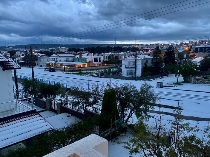 İzmir, dolu yağışıyla beyaza büründü #3