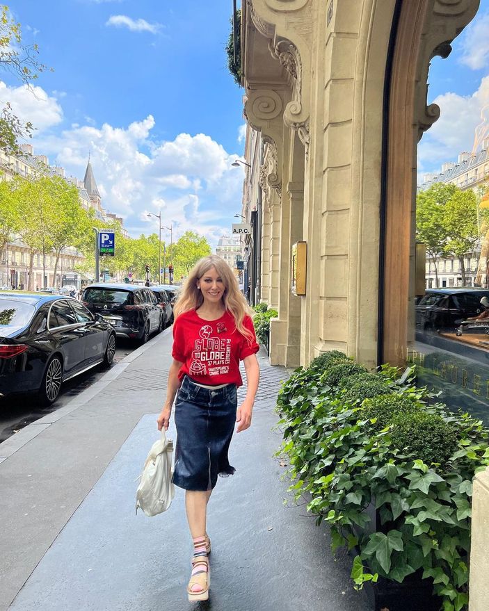 Yüz Yıllık Mucize'nin Süreyya'sı Zerrin Tekindor enfes pozlarıyla olay! 