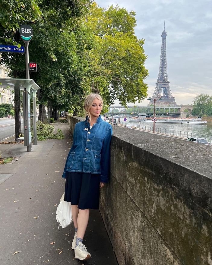 Yüz Yıllık Mucize'nin Süreyya'sı Zerrin Tekindor enfes pozlarıyla olay! 