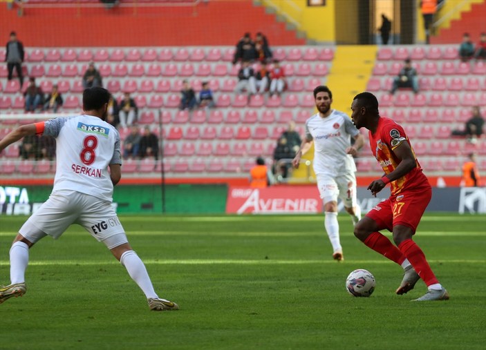 Kayserispor, Ümraniyespor'u üç golle geçti