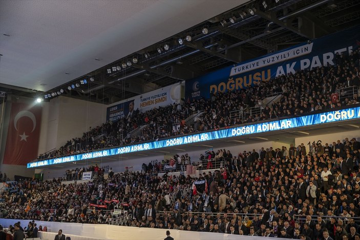 AK Parti’nin aday tanıtım toplantısına yoğun katılım