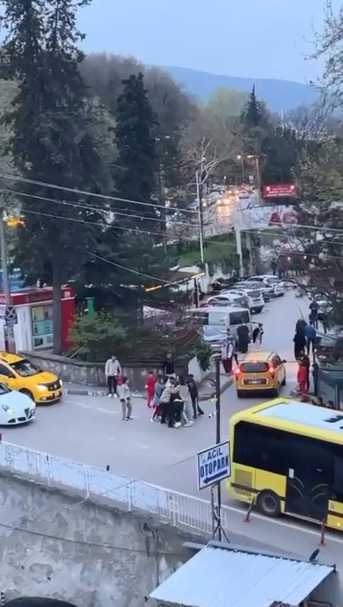 Bursa'da kadınlar birbirine girdi