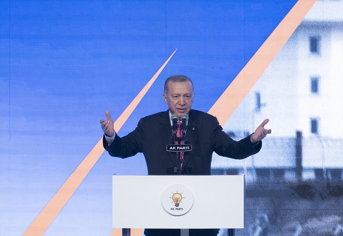 Cumhurbaşkanı Erdoğan, AK Parti Seçim Beyannamesi'ni açıkaldı